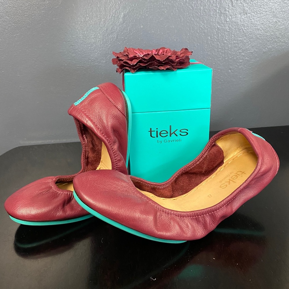 Tieks size 8 in Burgundy